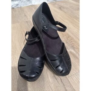 Eurostep Women's  7.5 M Leather Upper Black Adjustable Strap